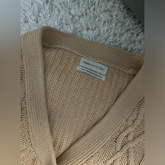 UO Elena Cable Knit Cardigan - Picture 6 of 6